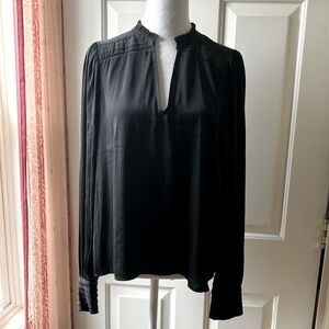 Evereve Silky V-Neck Top Blouse Long Sleeve Black Size M
